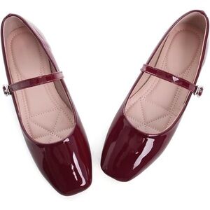 New Flat Shoes Women Red Faux Leather Round Toe Solid Soft Comfortable Shoes